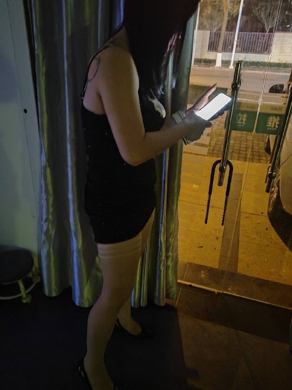 米山洗衣店，洗衣房门锁了，寒风